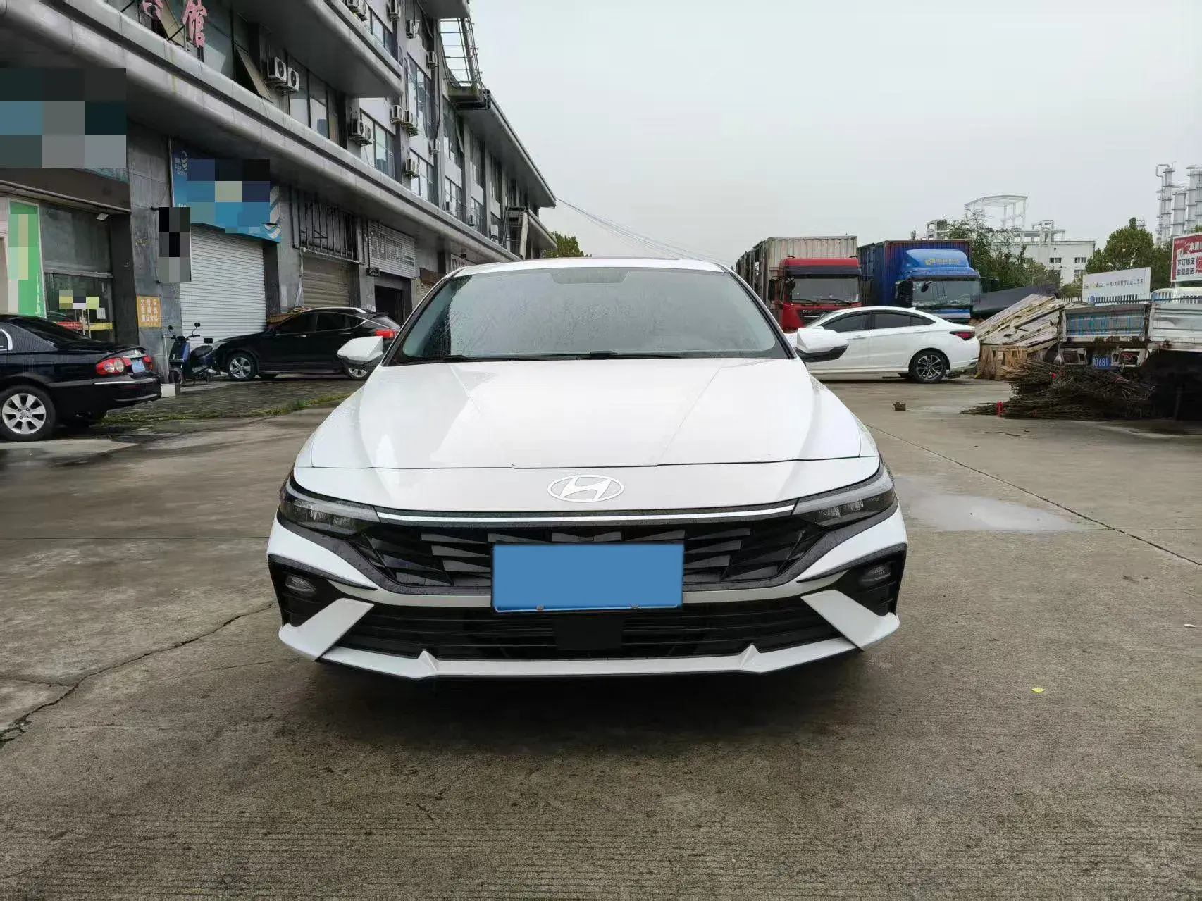 2023 HYUNDAI ELANTRA thumbnail 2