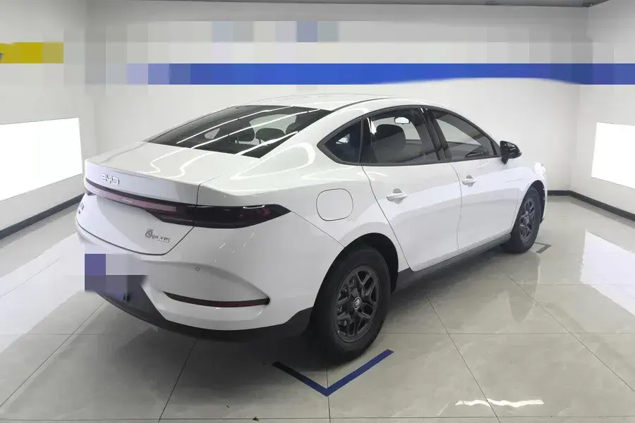 2025 BYD QIN thumbnail 2