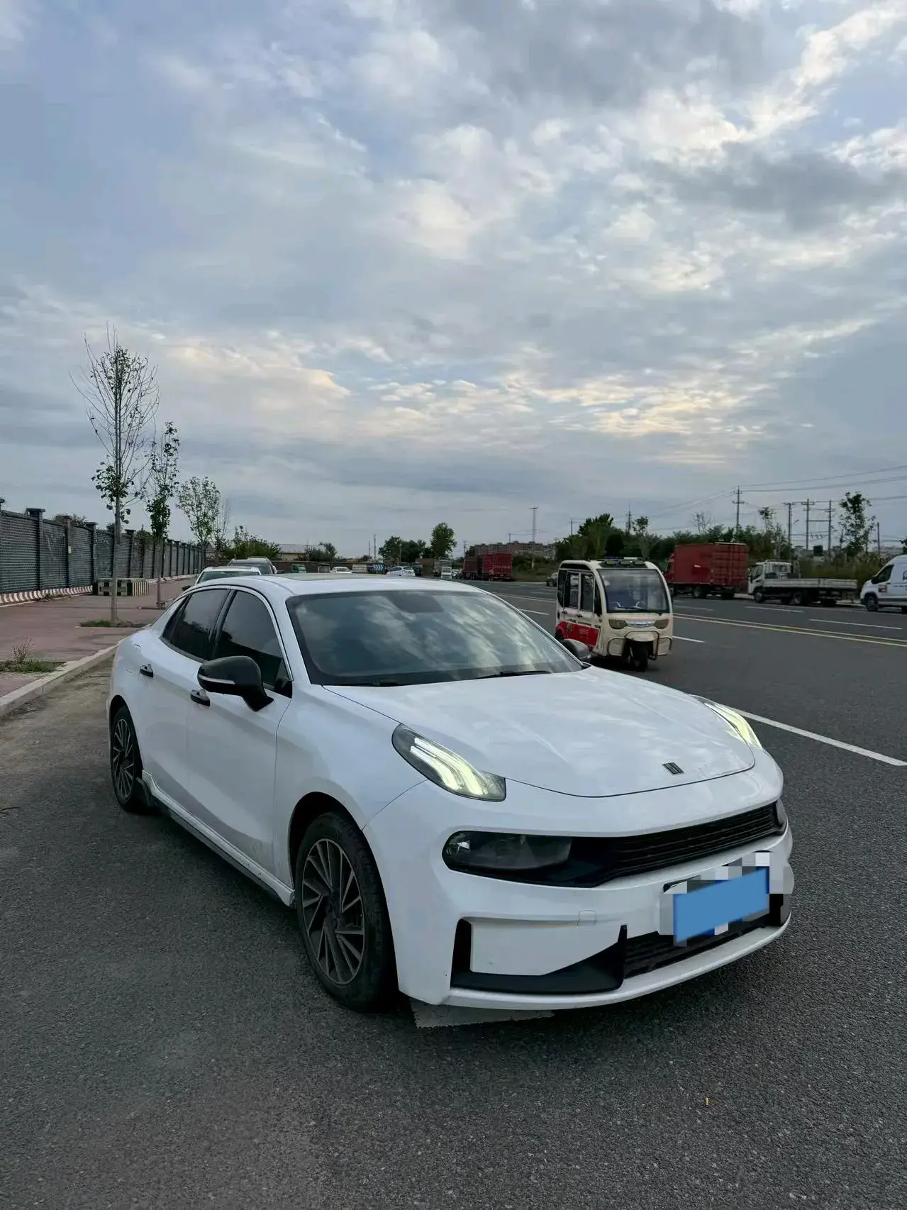 2021 LYNK&CO 03 thumbnail 3