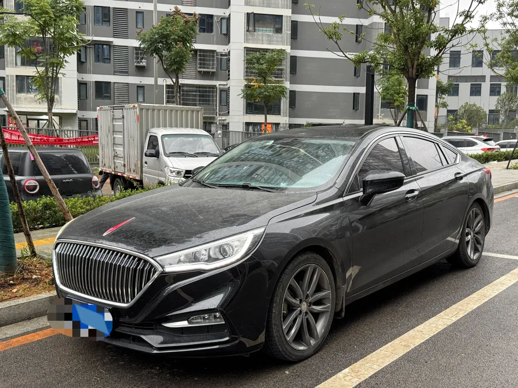 2018 HONGQI H5 view 1