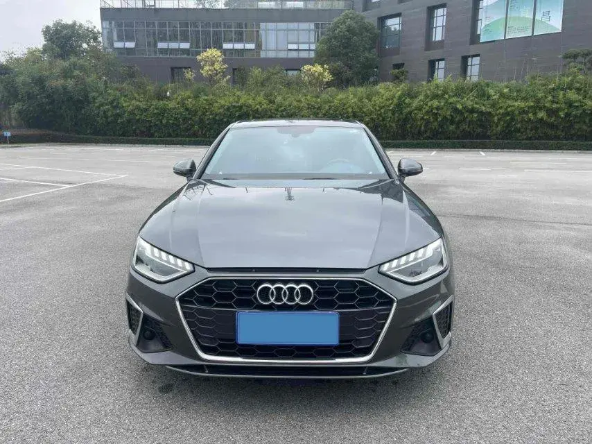 2022 AUDI A4L thumbnail 4