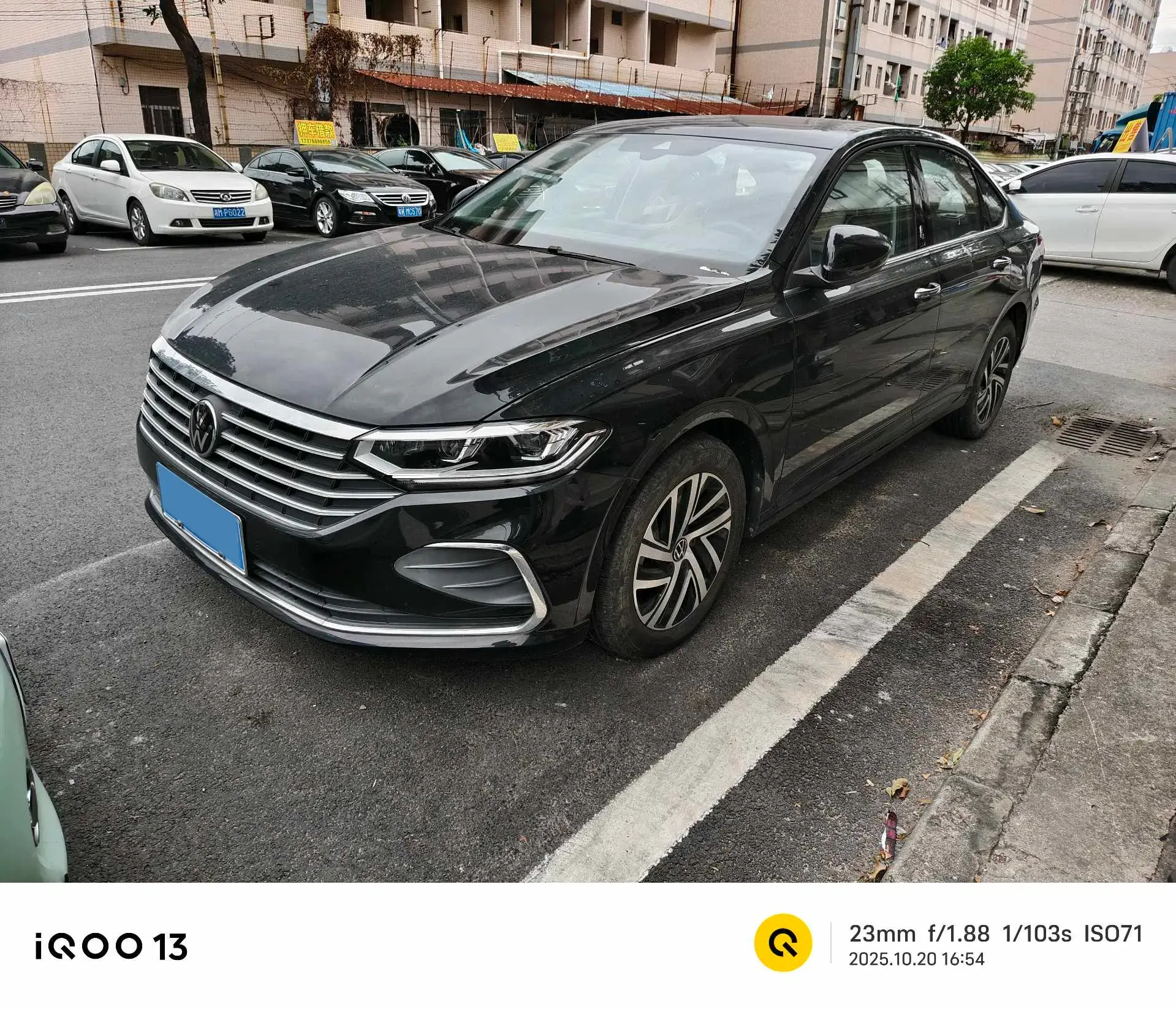 2023 VOLKSWAGEN LAVIDA view 1