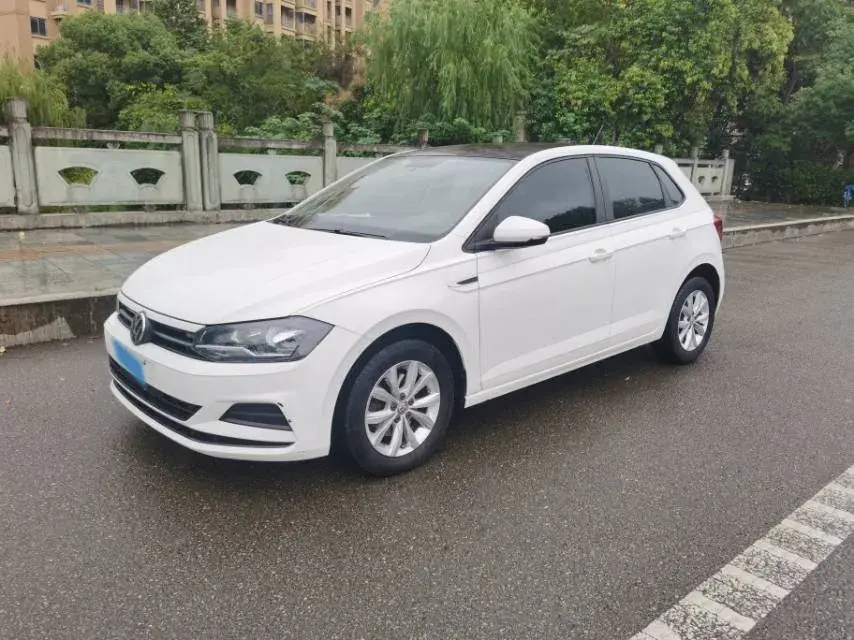 2019 VOLKSWAGEN POLO view 1