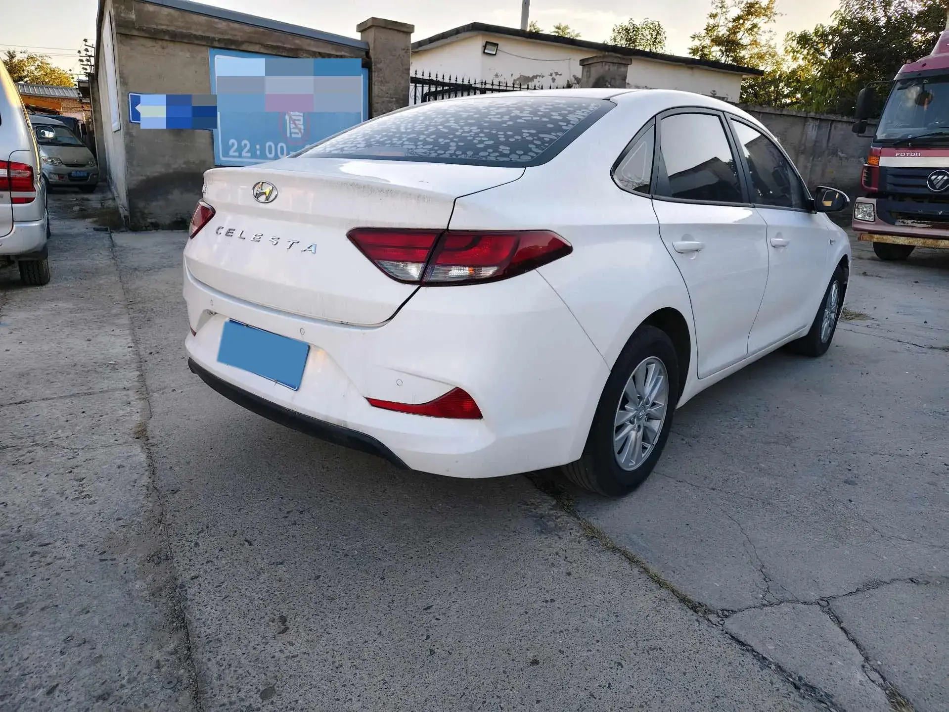 2017 HYUNDAI CELESTA thumbnail 3