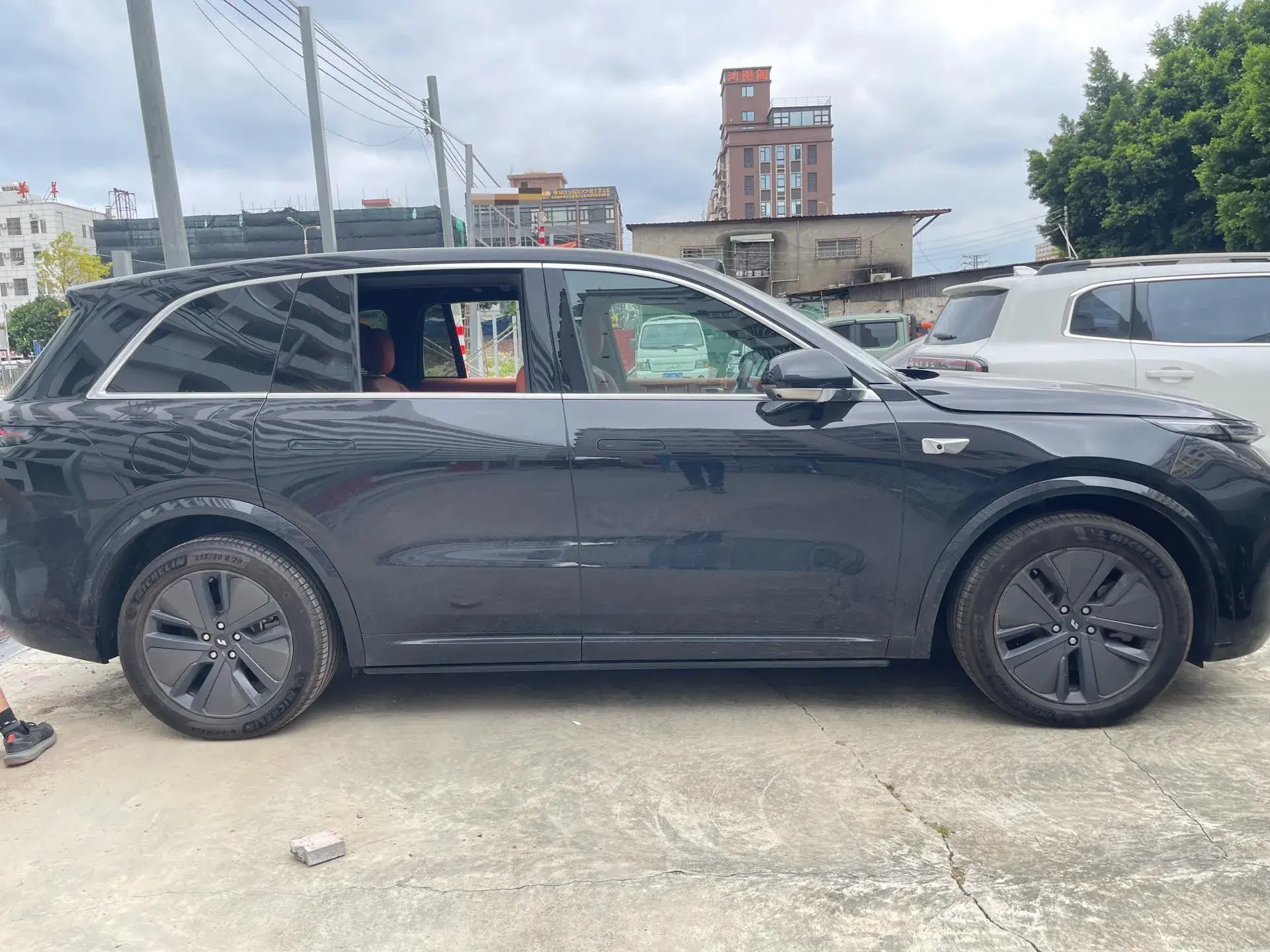 2024 LI L8 thumbnail 4