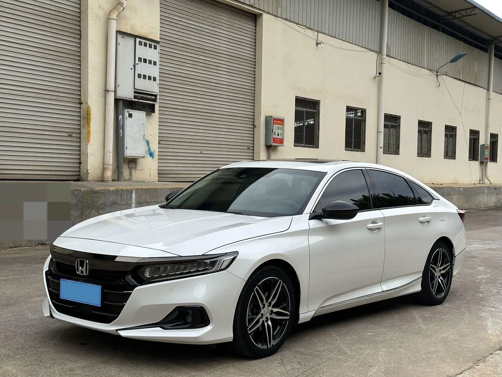2022 HONDA ACCORD view 1