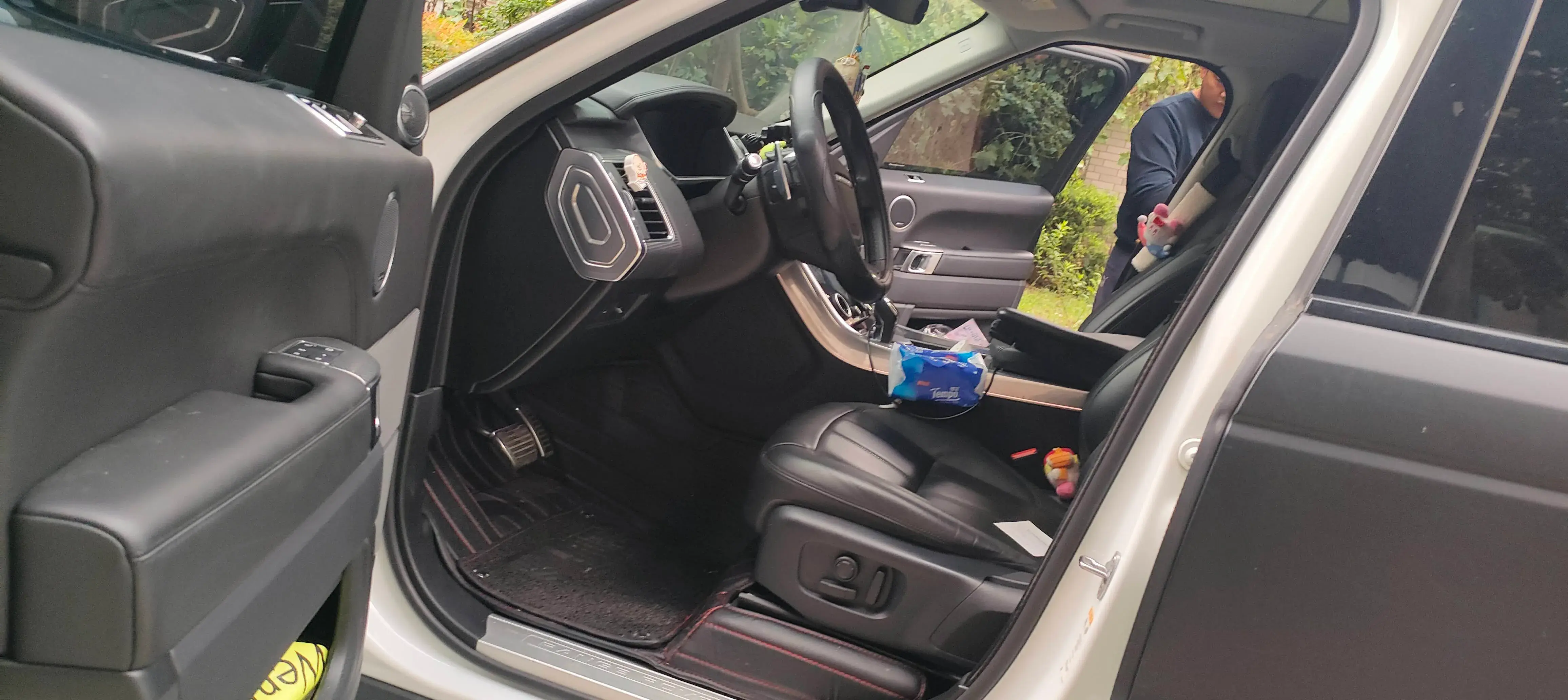 2018 LAND ROVER thumbnail 4