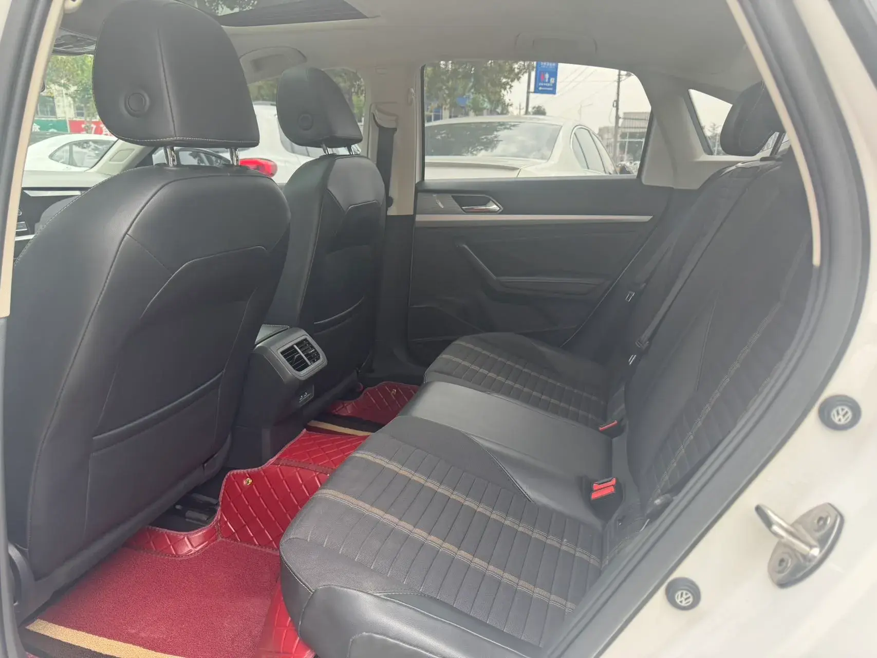 2019 VOLKSWAGEN LAVIDA thumbnail 4