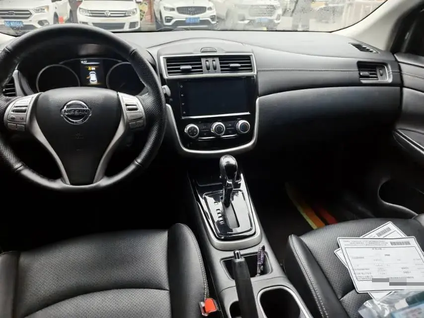 2021 NISSAN TIIDA thumbnail 3