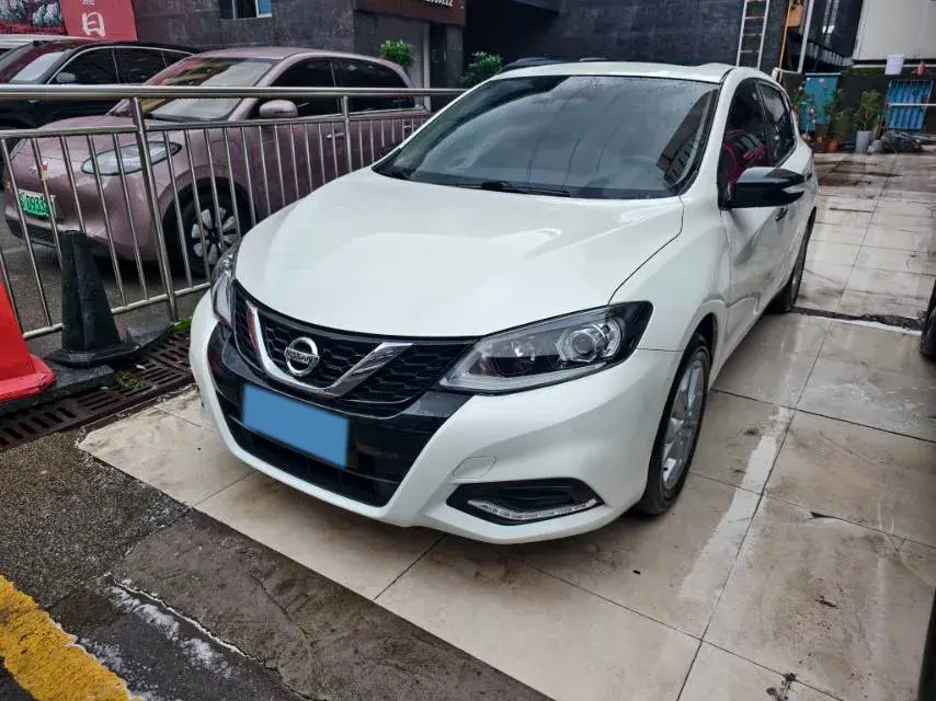 2021 NISSAN TIIDA view 1