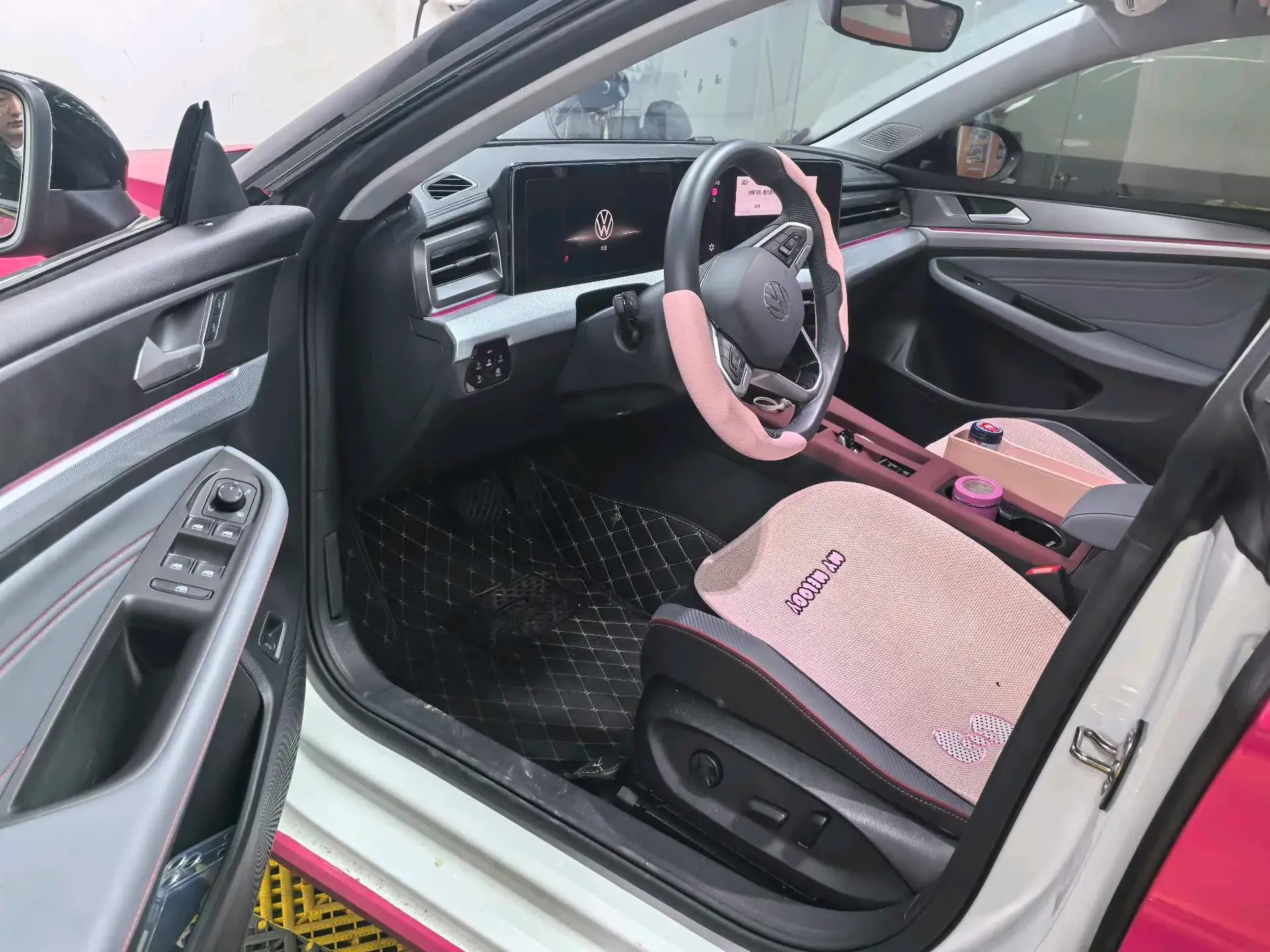 2025 VOLKSWAGEN LAMANDO thumbnail 4