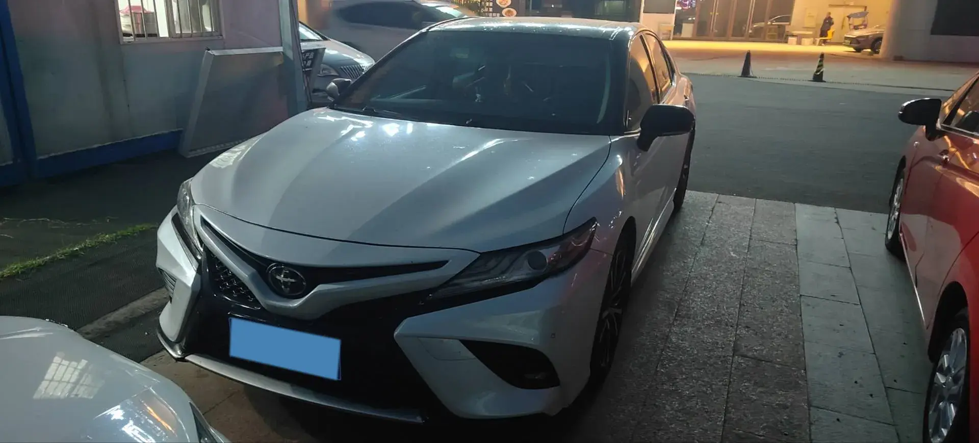 2018 TOYOTA CAMRY view 1