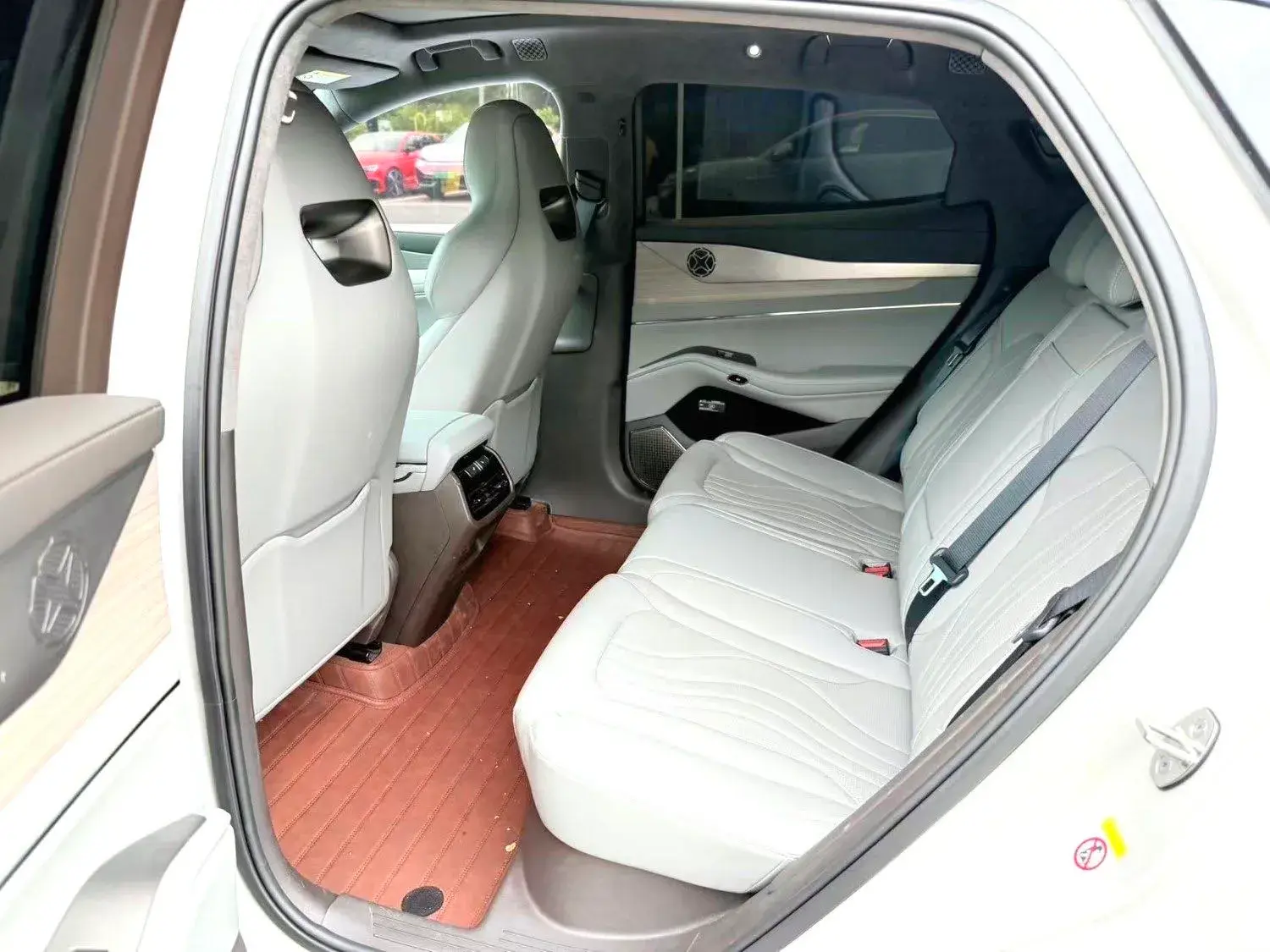 2023 DENZA N7 thumbnail 4