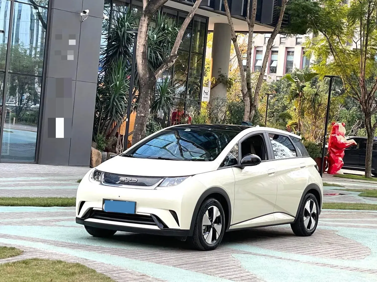 2023 BYD DOLPHIN view 1