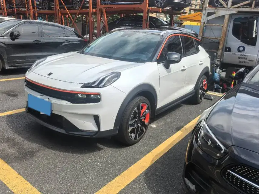 2020 LYNK&CO 06 view 1