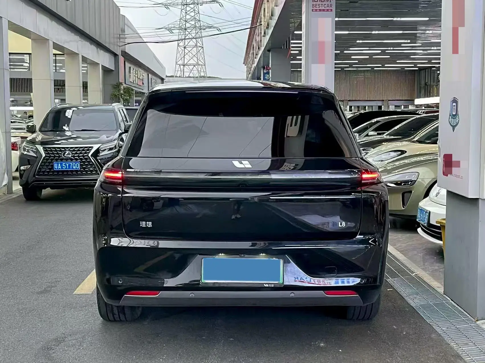 2023 LI L8 thumbnail 3
