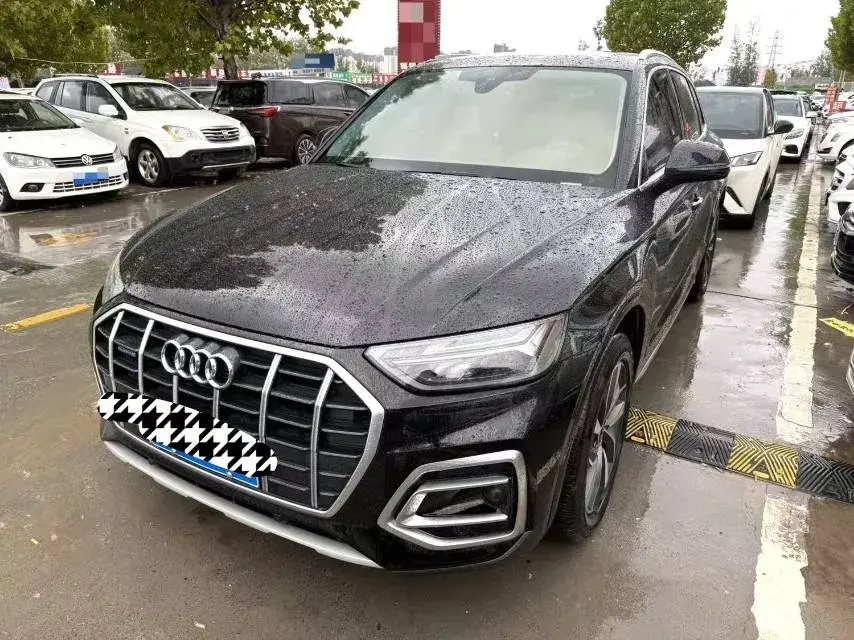 2022 AUDI Q5L view 1