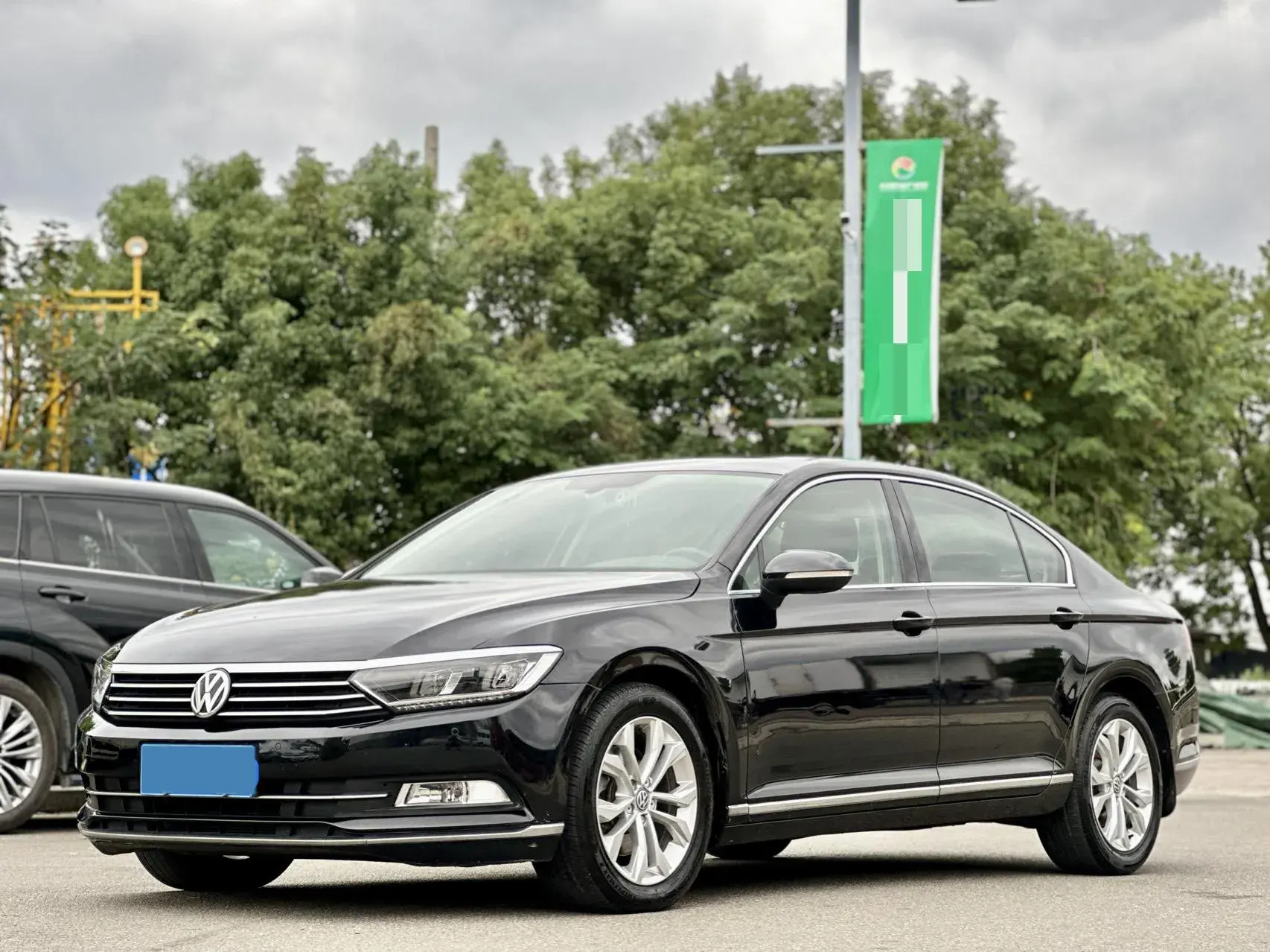 2018 VOLKSWAGEN MAGOTAN view 1