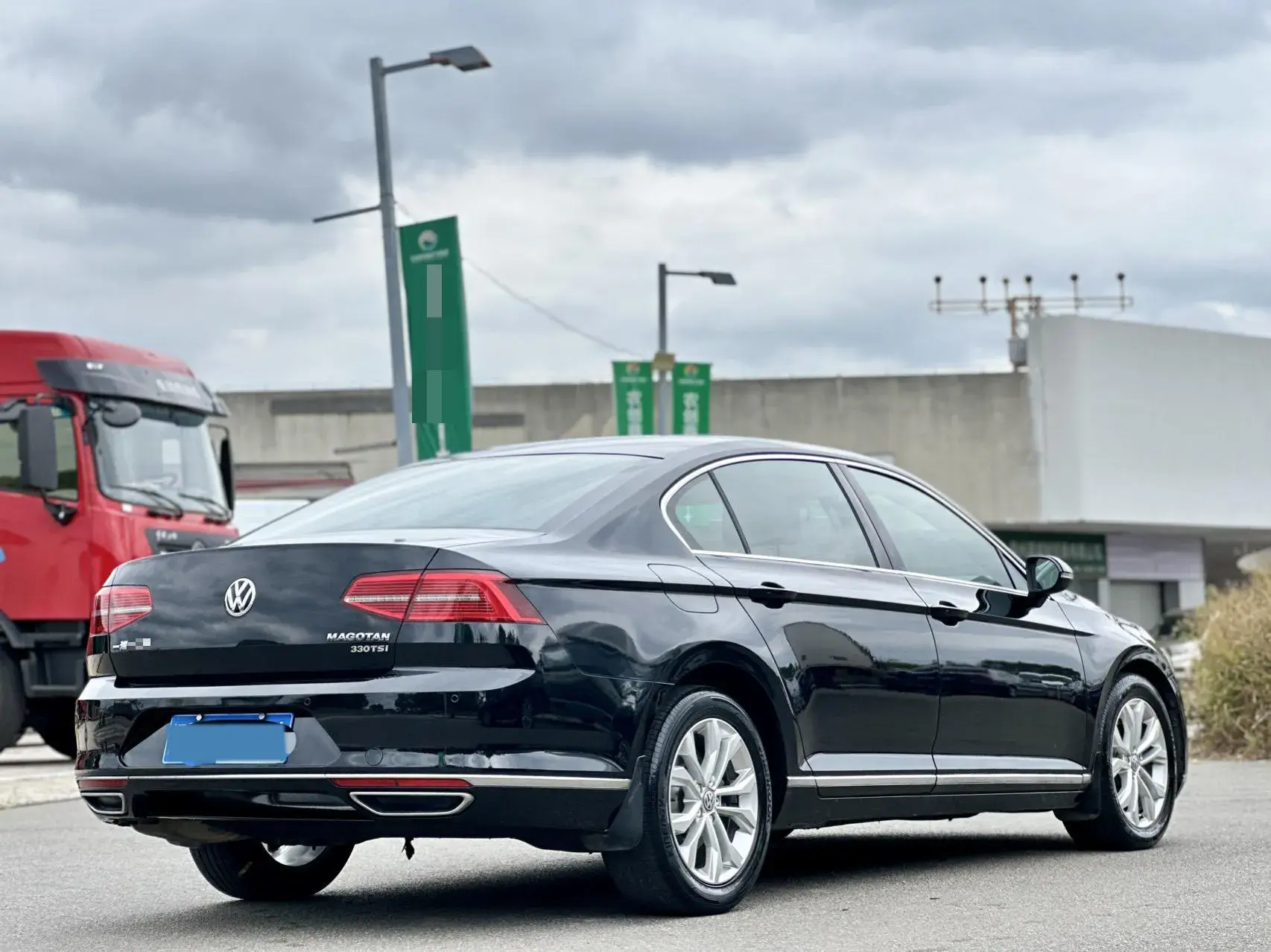 2018 VOLKSWAGEN MAGOTAN thumbnail 4