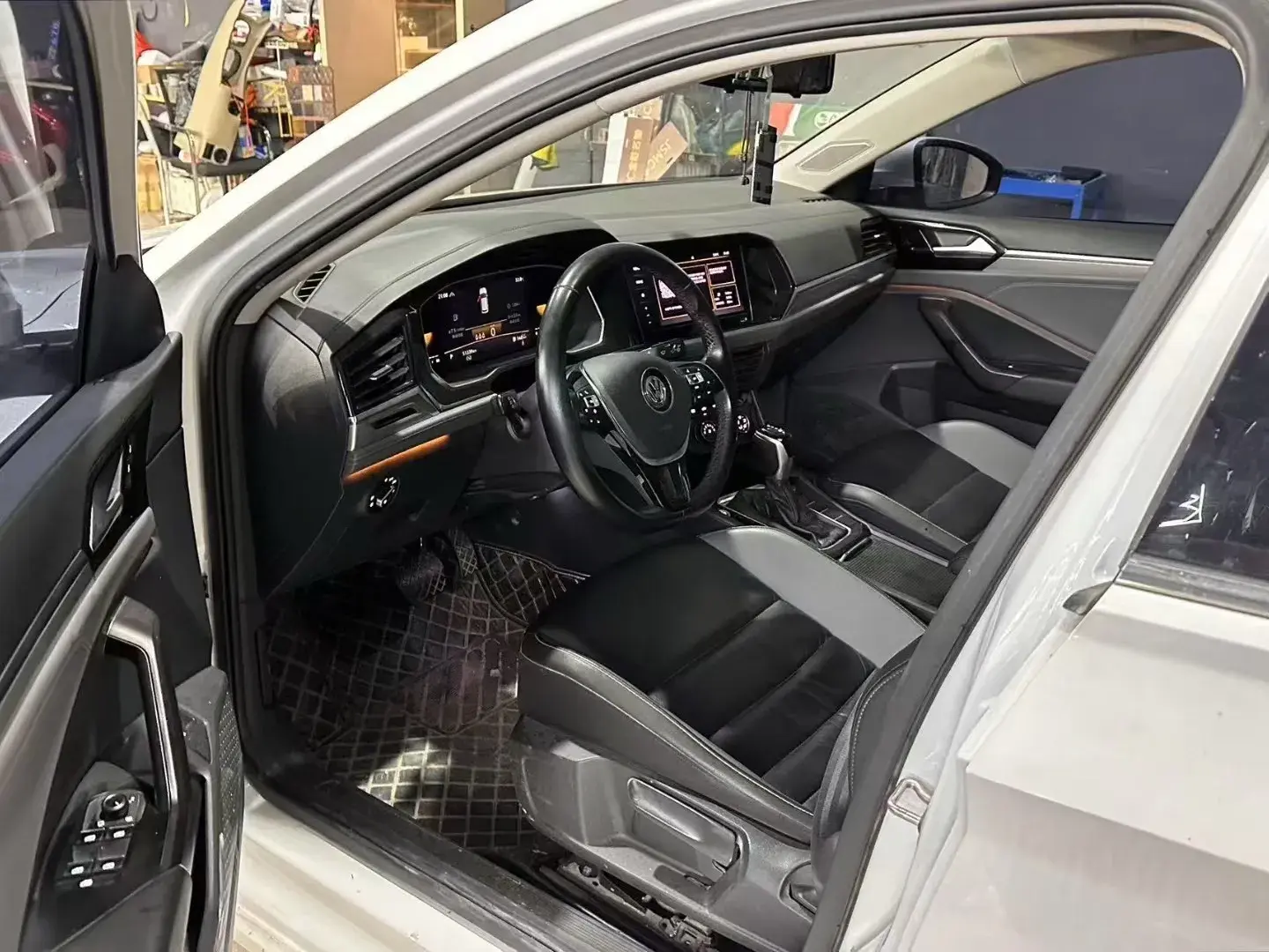 2021 VOLKSWAGEN SAGITAR thumbnail 3