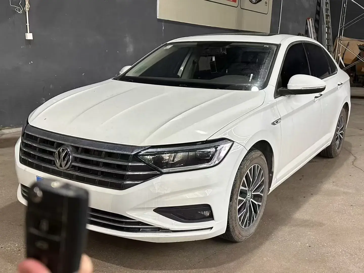 2021 VOLKSWAGEN SAGITAR view 1