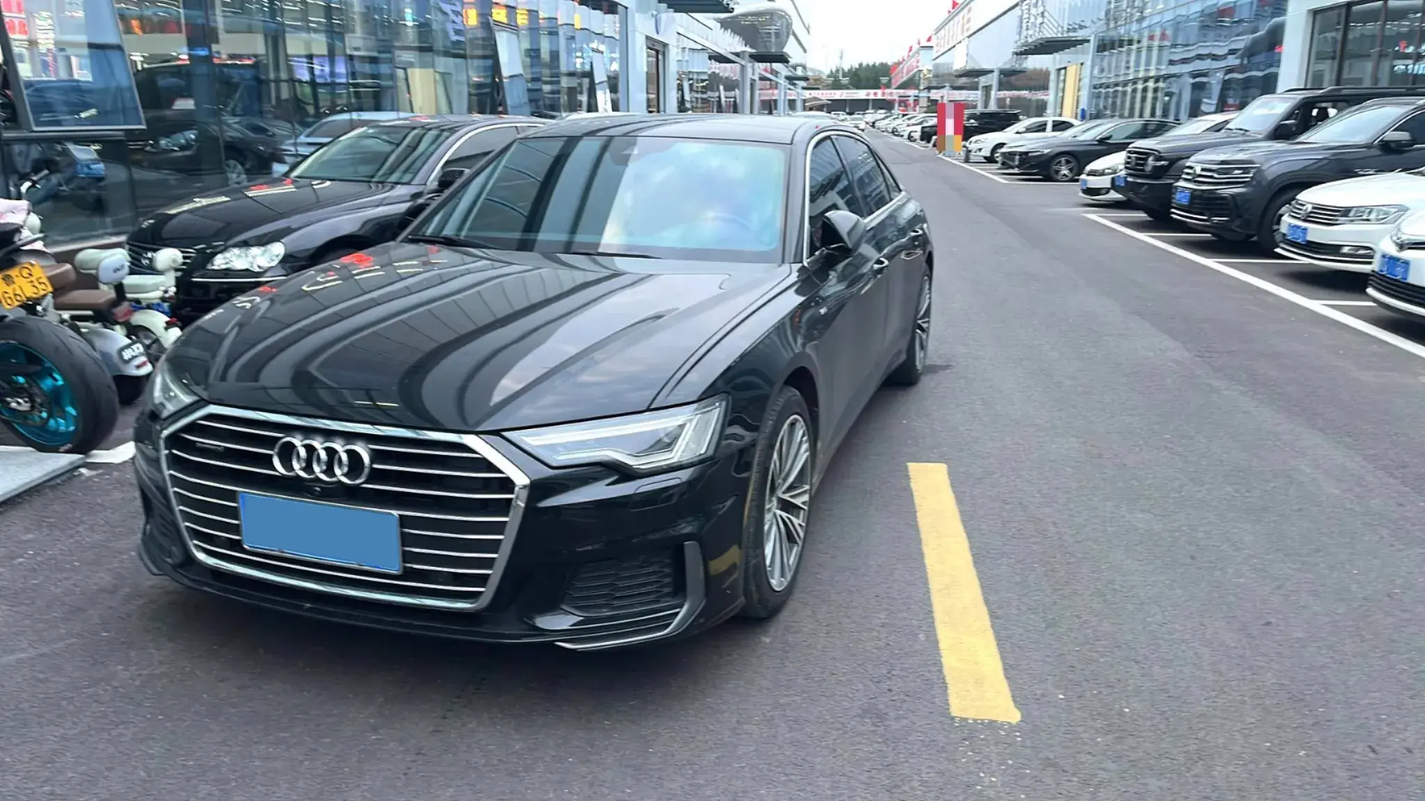 2021 AUDI A6L view 1