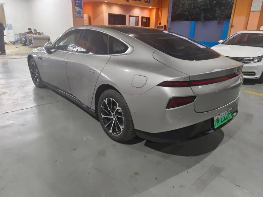 2022 XPENG P7 thumbnail 4