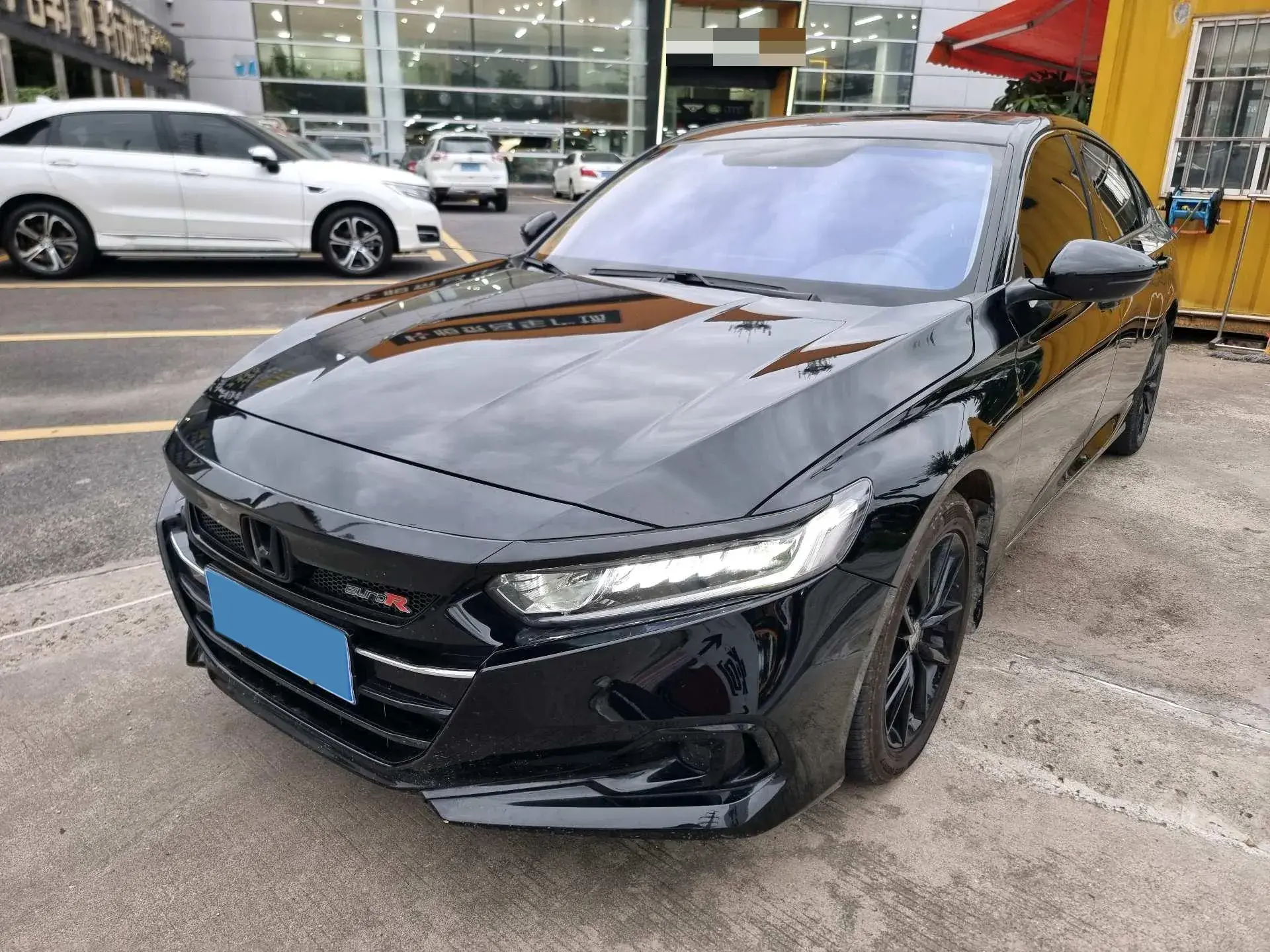 2022 HONDA ACCORD view 1