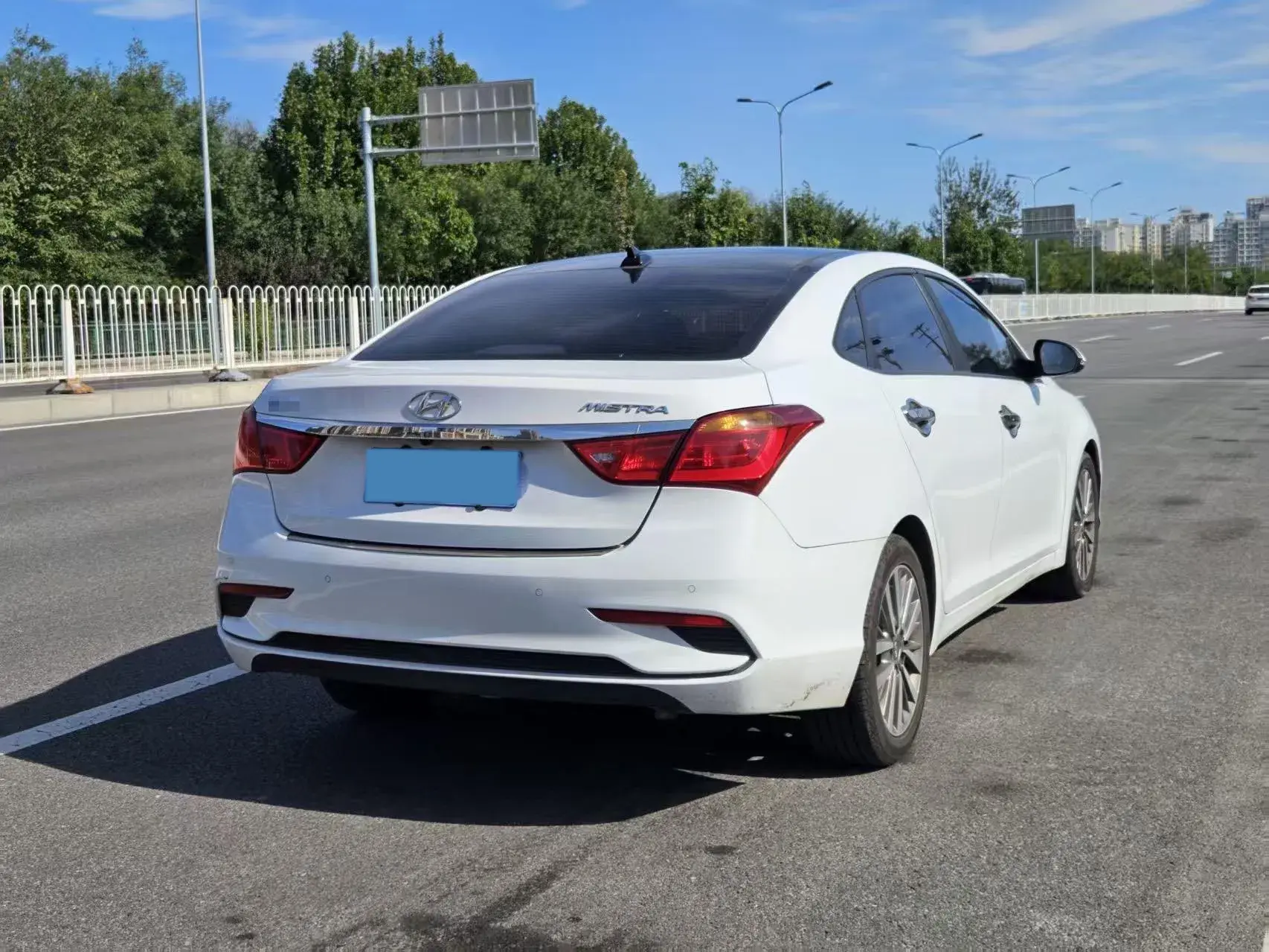 2019 HYUNDAI MISTRA thumbnail 2