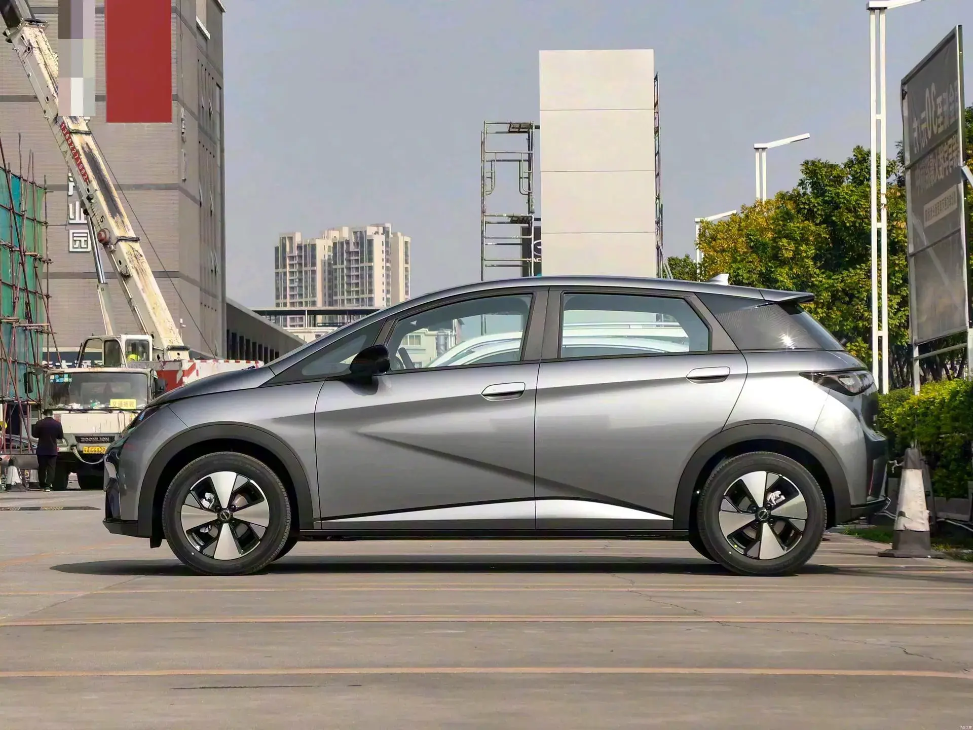 2021 BYD DOLPHIN thumbnail 2