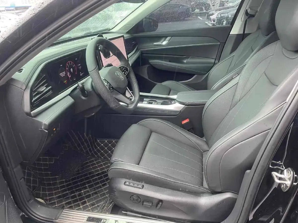 2025 Volkswagen Passat 1.5T 160HP L4 7DCT,autocango,china used car exporter,china ev exporter,chinese used car exporter,chinese used ev exporter