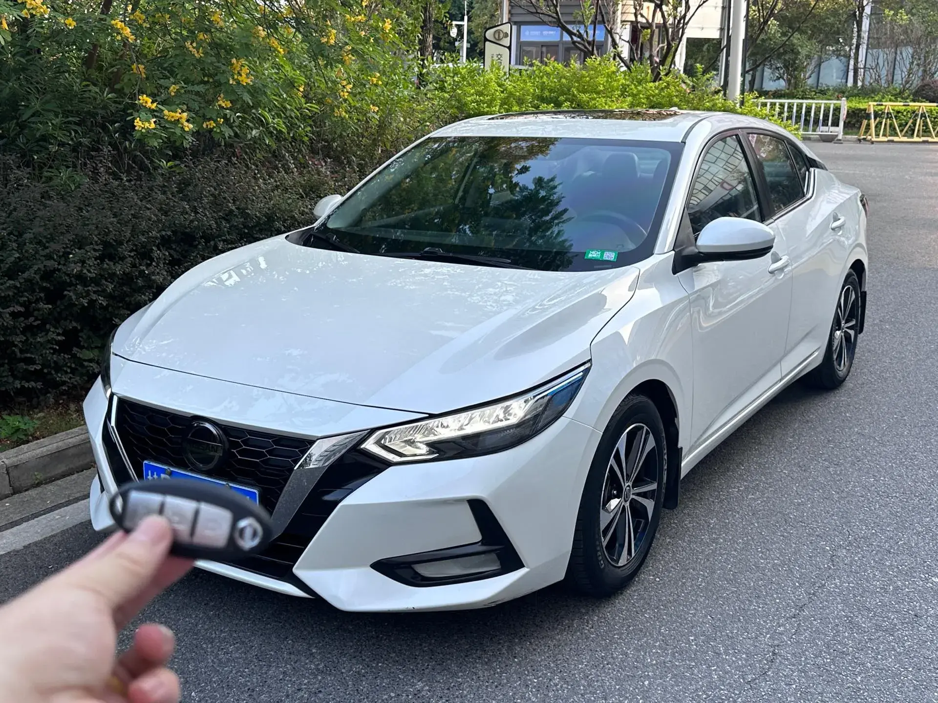 2020 NISSAN SYLPHY view 1