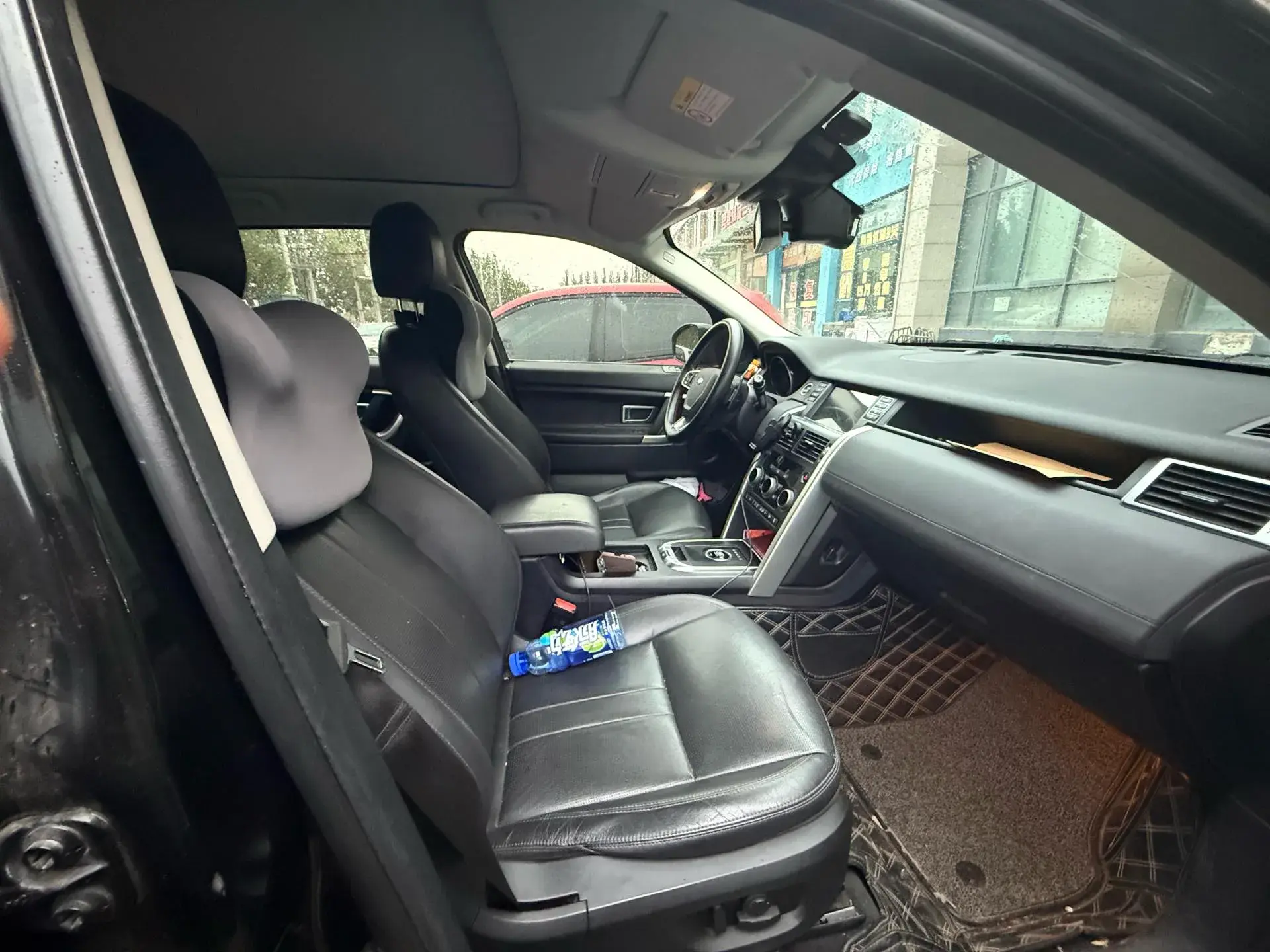 2019 LAND ROVER thumbnail 2