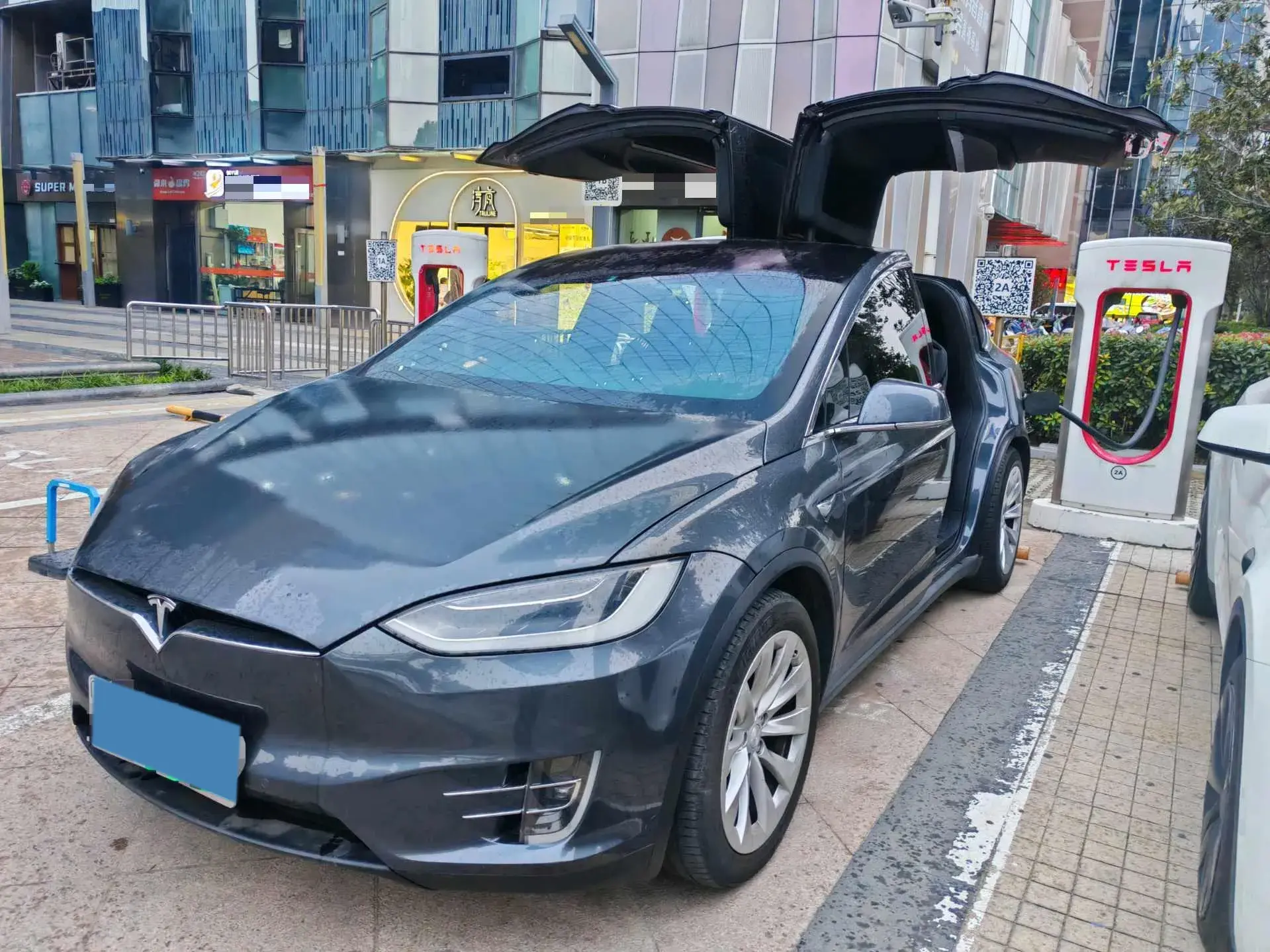 2019 TESLA MODEL view 1