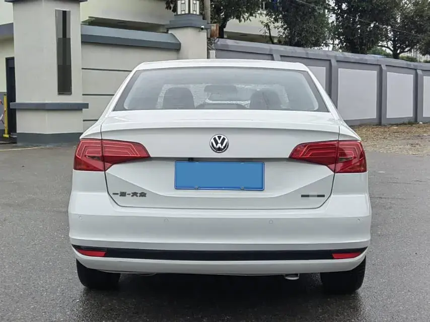 2019 VOLKSWAGEN BORA thumbnail 4