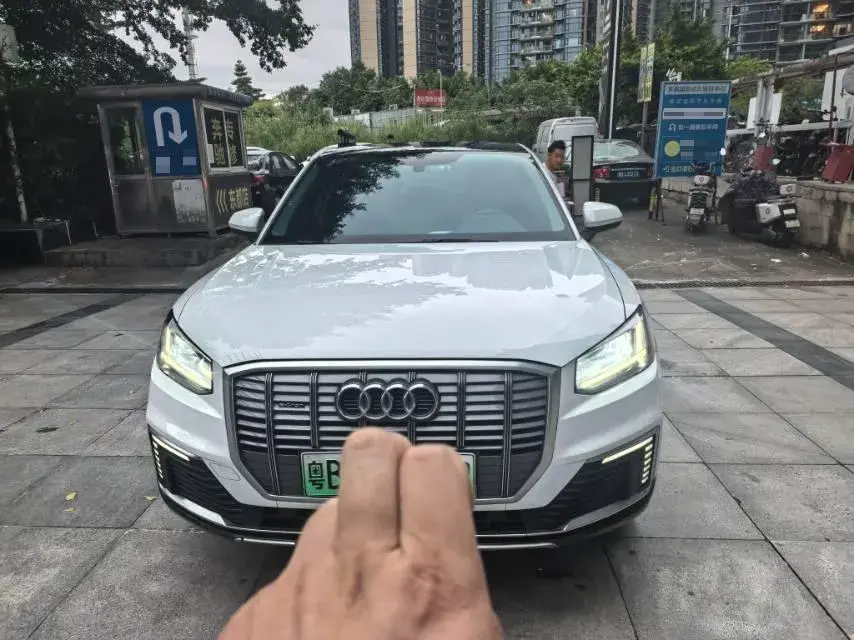 2019 AUDI Q2L thumbnail 2