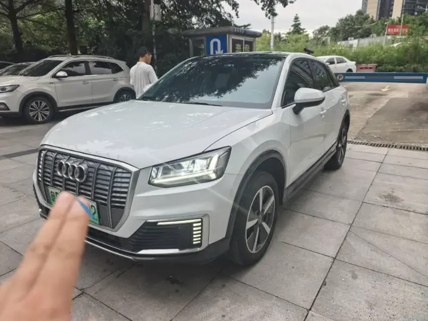 2019 AUDI Q2L view 1