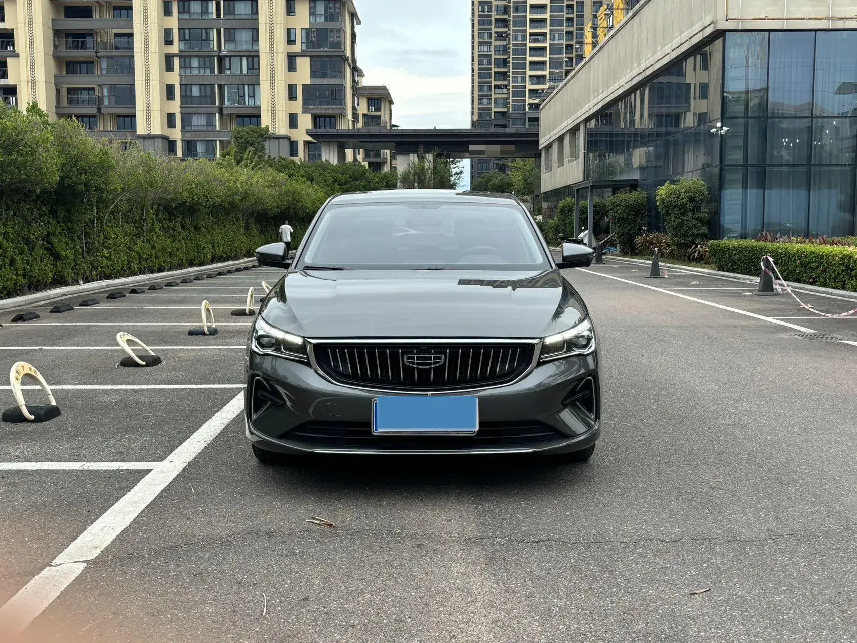 2023 GEELY EMGRAND thumbnail 2