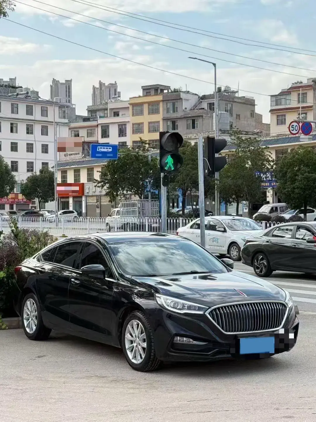 2022 HONGQI H5 thumbnail 3