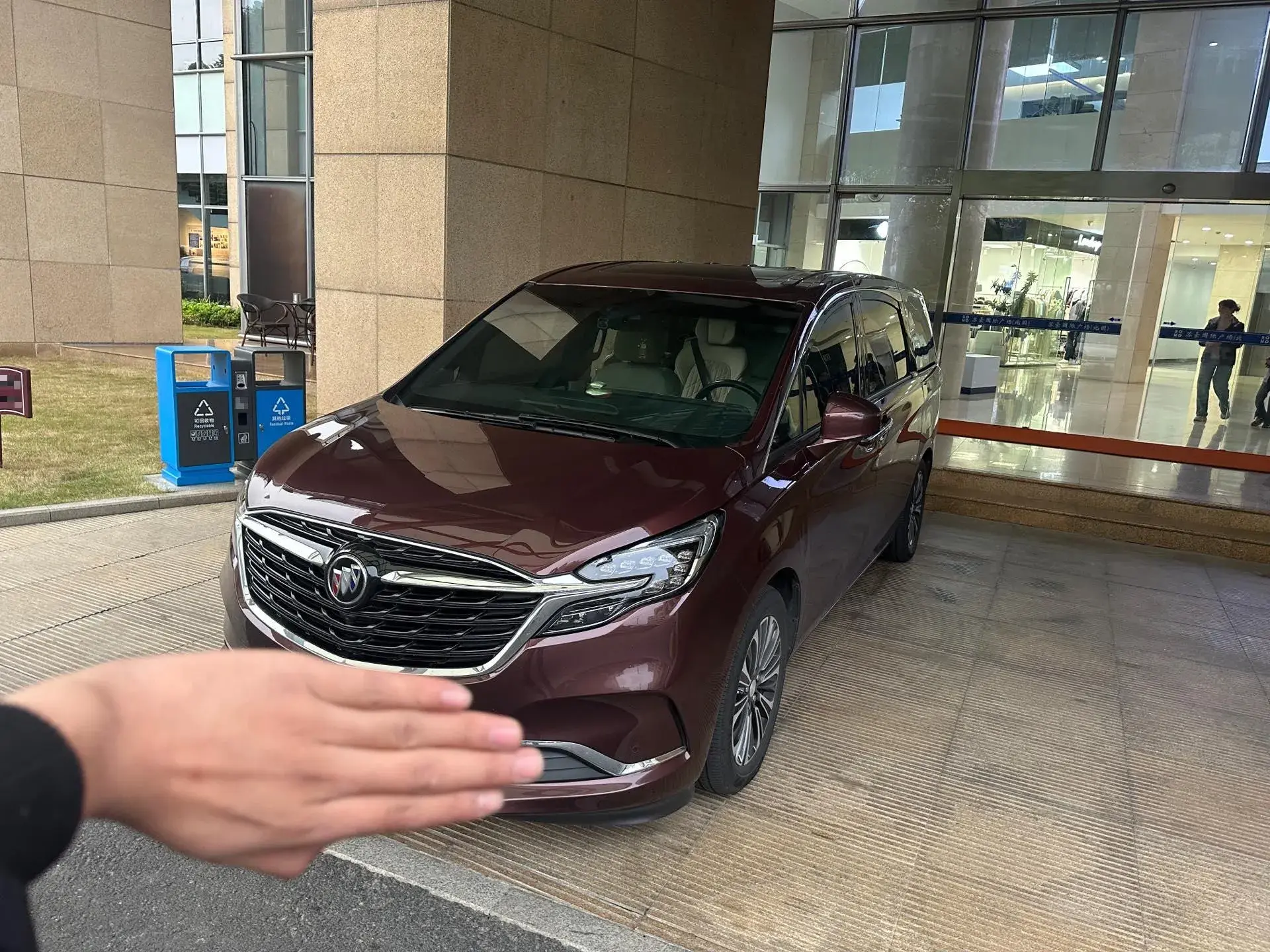 2022 BUICK GL8 view 1