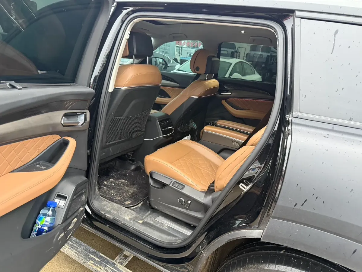 2024 Audi Q6 2.0T 265HP L4 7DCT,autocango,china used car exporter,china ev exporter,chinese used car exporter,chinese used ev exporter