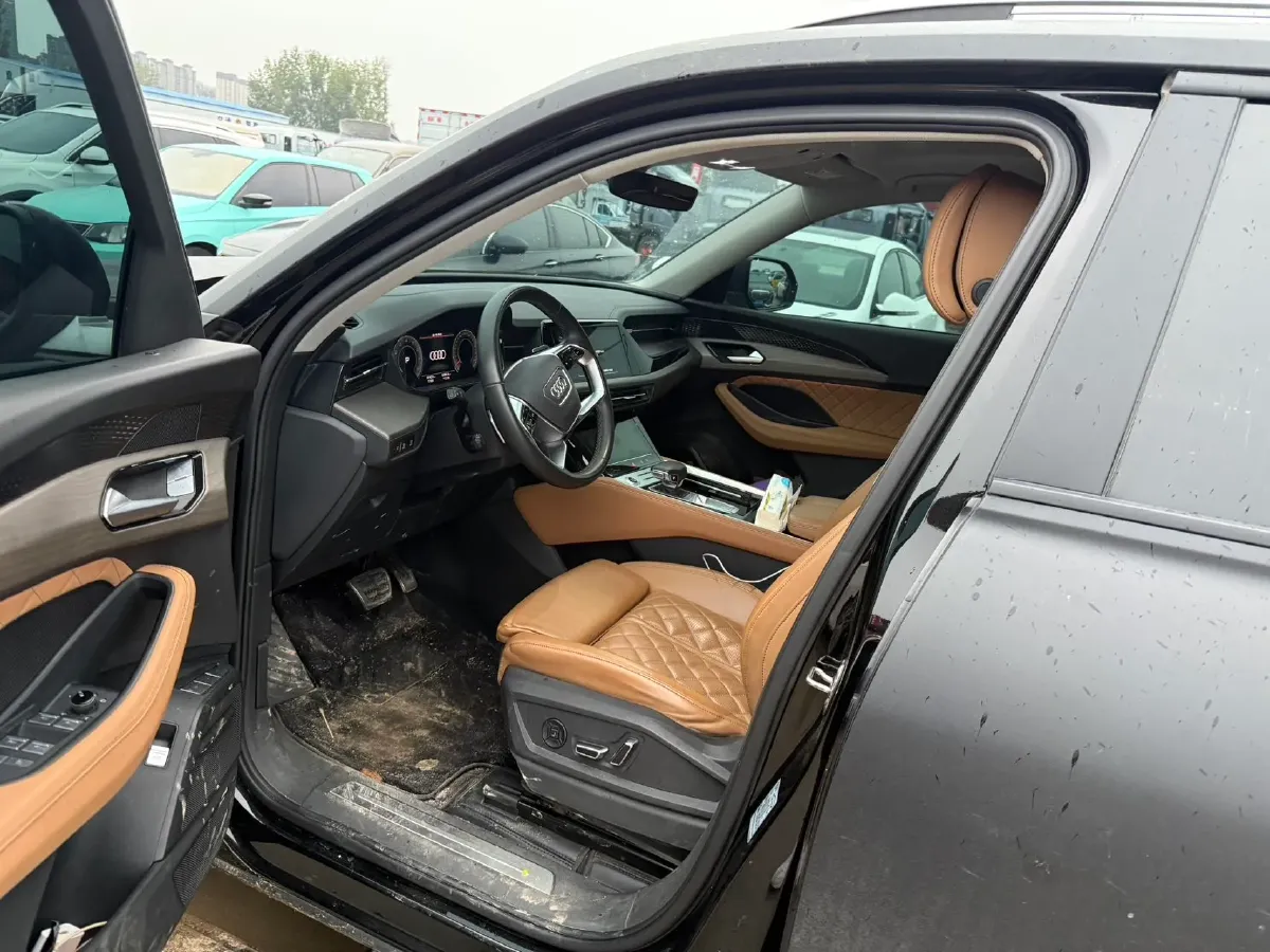 2024 Audi Q6 2.0T 265HP L4 7DCT,autocango,china used car exporter,china ev exporter,chinese used car exporter,chinese used ev exporter