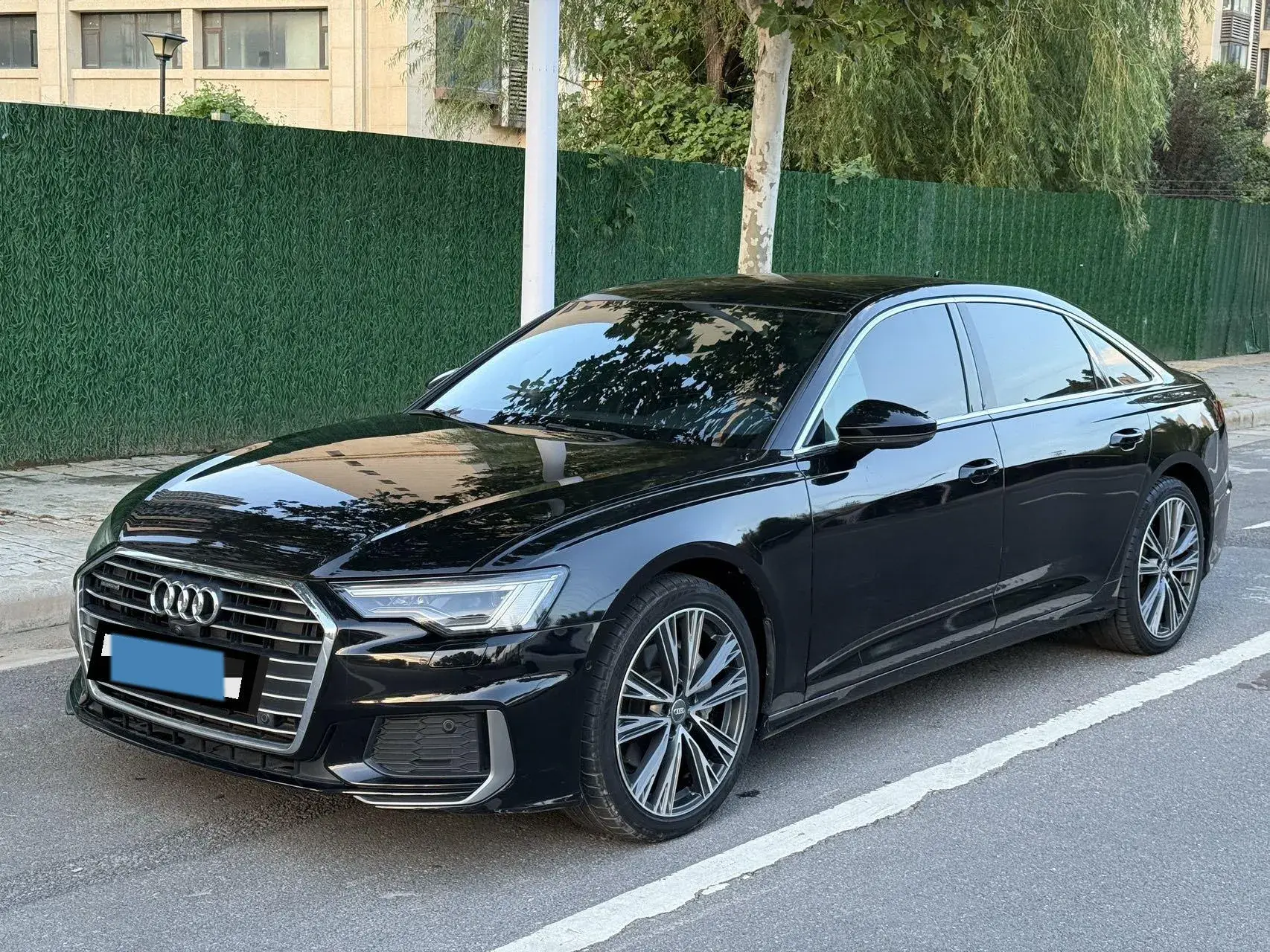 2021 AUDI A6L view 1
