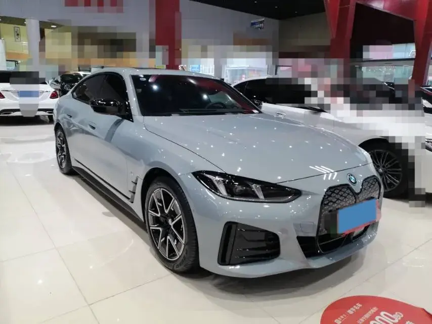 2025 BMW I4 thumbnail 3