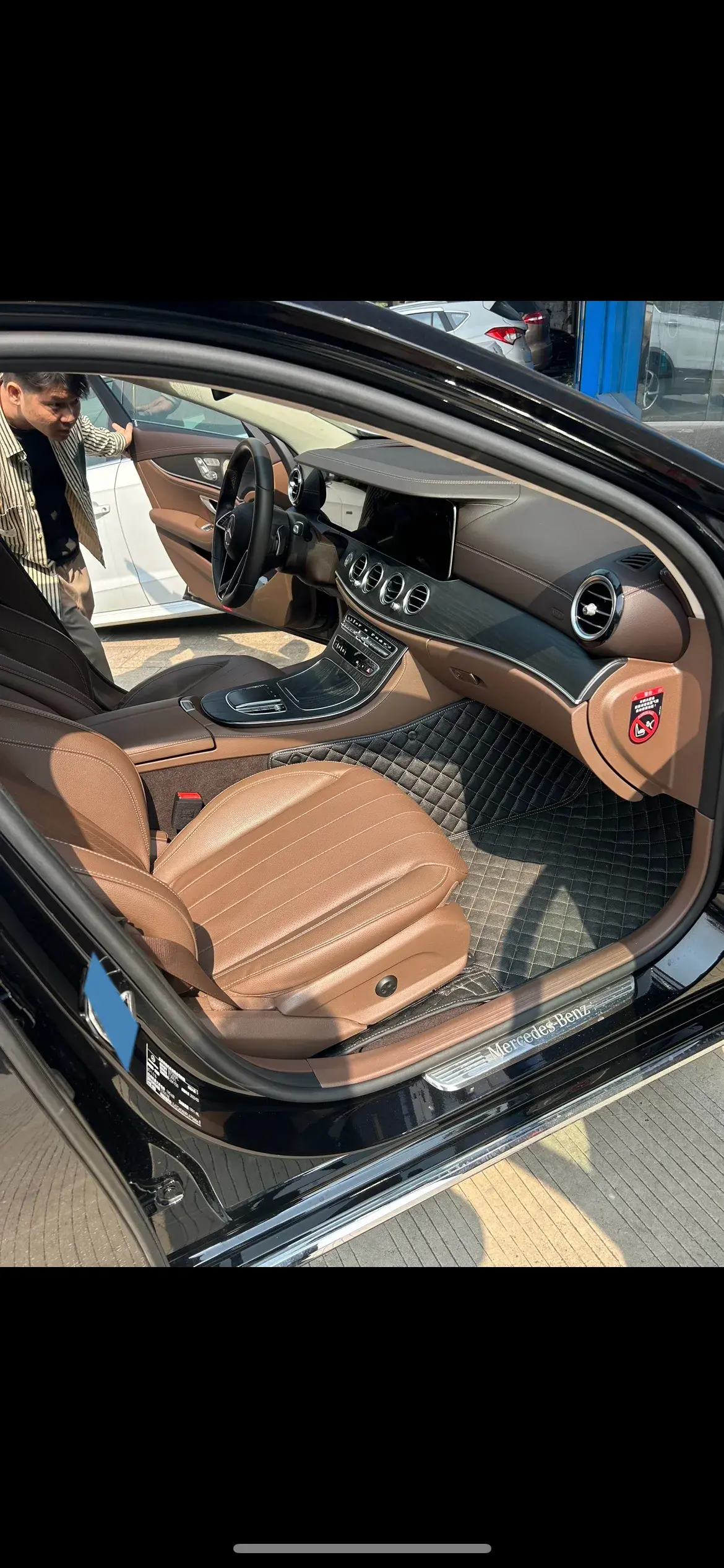 2023 MERCEDES-BENZ E thumbnail 3