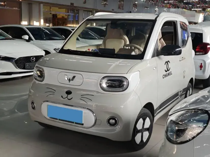 2024 WULING HONGGUANG view 1