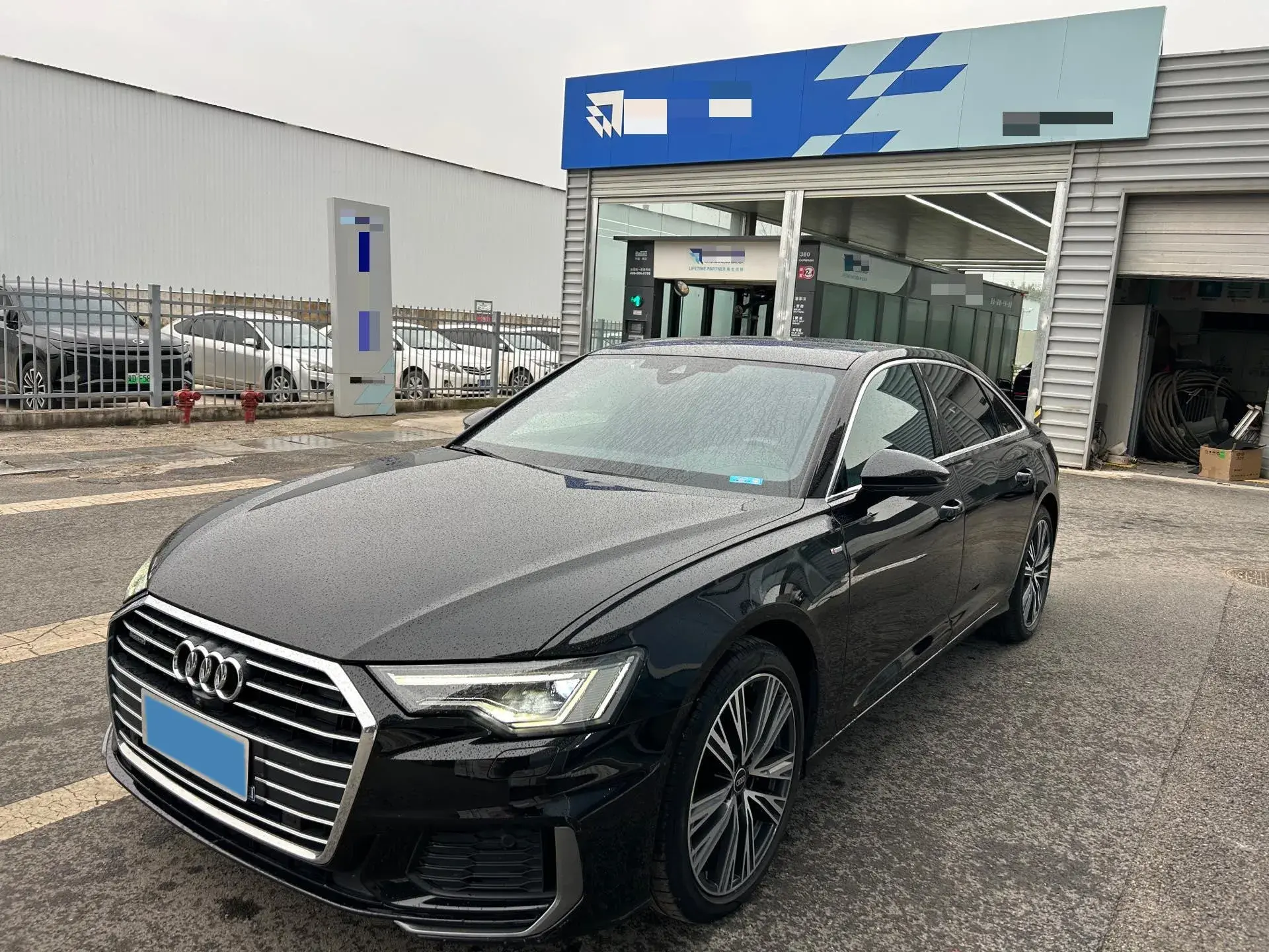 2022 AUDI A6L view 1