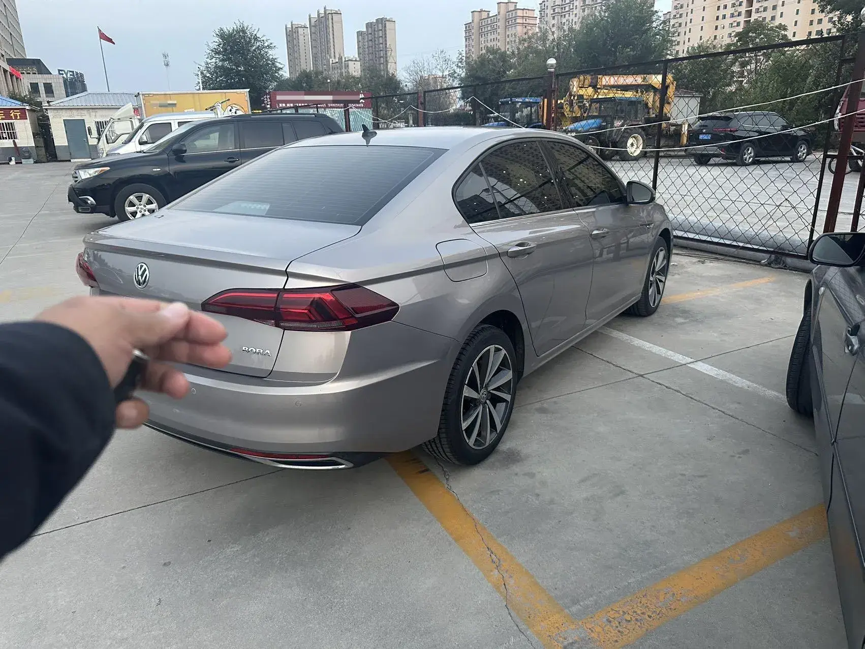 2019 VOLKSWAGEN BORA thumbnail 4