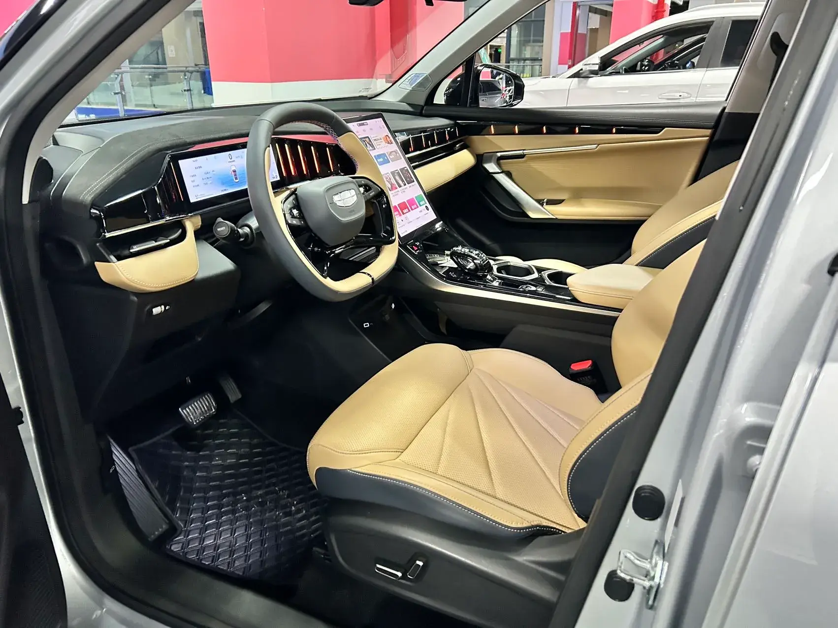 2024 GEELY STARRAY thumbnail 3