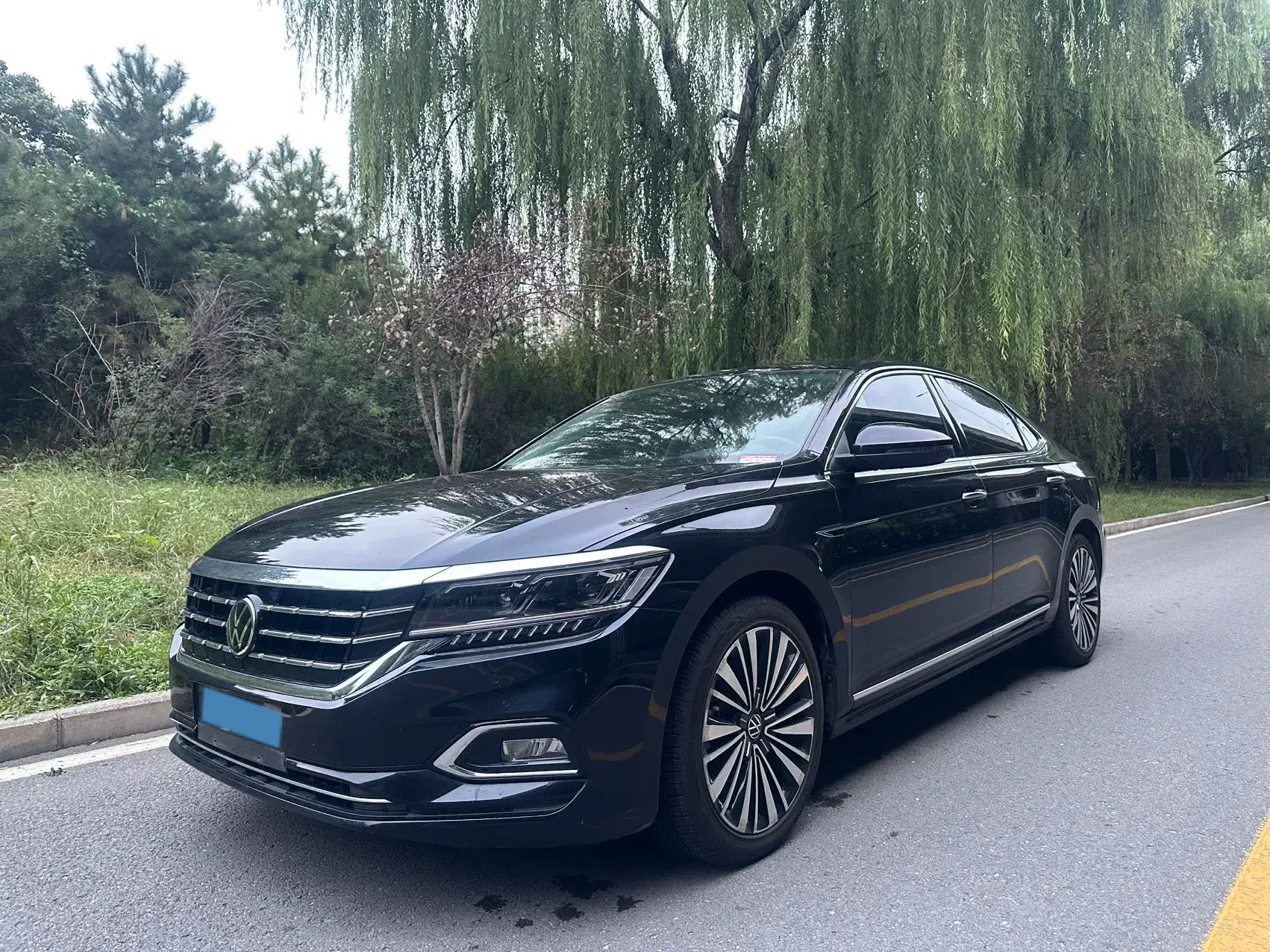 2020 VOLKSWAGEN PASSAT view 1